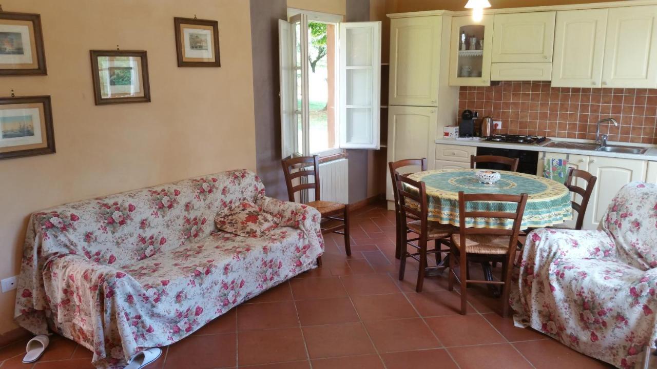 Il Fienile Del Colle Villa Pescia Bagian luar foto